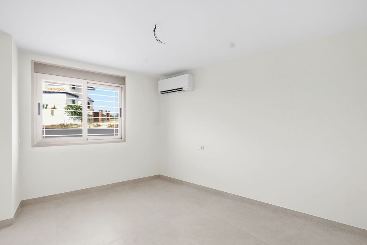 3 soverom Villa til salgs i La Cala de Mijas med svømmebasseng garasje - € 2 300 000 (Ref: 10145230)