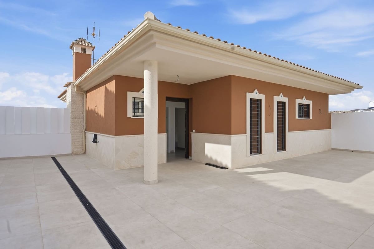 3 soverom Villa til salgs i La Cala de Mijas med svømmebasseng garasje - € 2 300 000 (Ref: 10145230)
