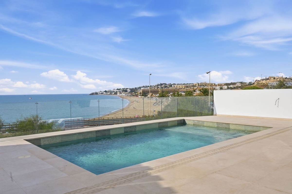 3 soverom Villa til salgs i La Cala de Mijas med svømmebasseng garasje - € 2 300 000 (Ref: 10145230)