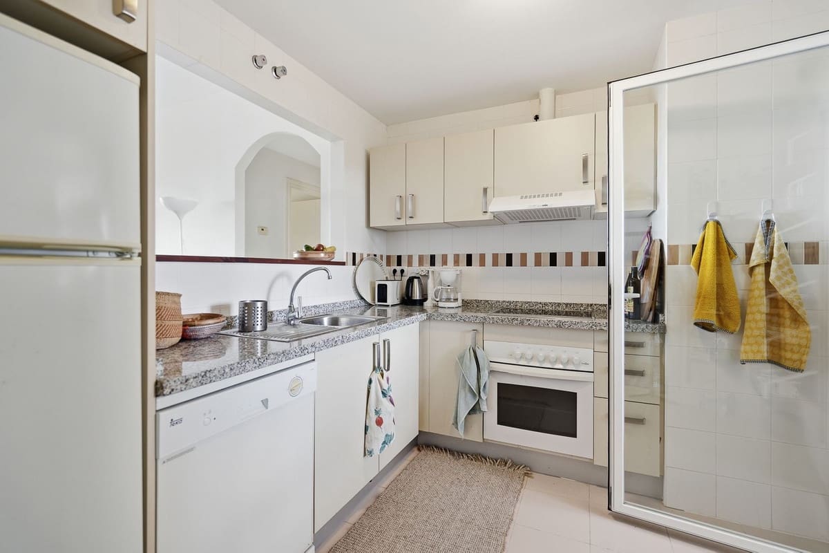 2 sypialnia Apartament na sprzedaż w El Chaparral z basenem garażem - 389 000 € (Ref: 10165861)