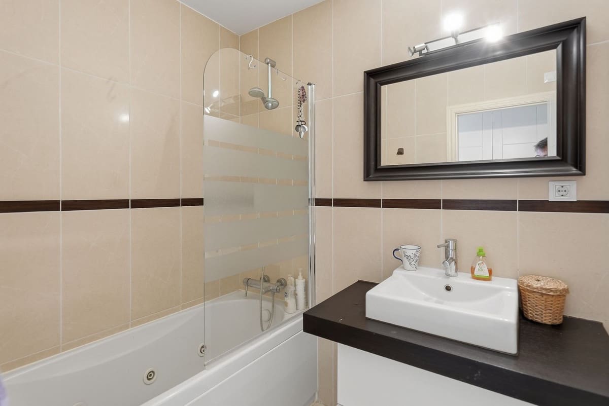 2 sypialnia Apartament na sprzedaż w El Chaparral z basenem garażem - 389 000 € (Ref: 10165861)