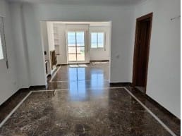 4 soverom Penthouse til salgs i Malaga by med svømmebasseng garasje - € 1 125 000 (Ref: 9823834)