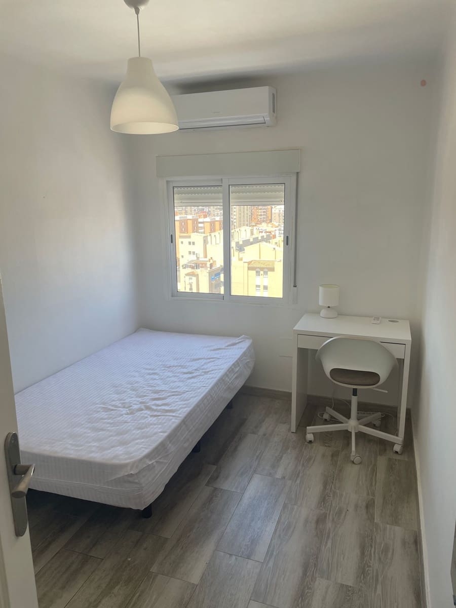 Apartamento de 3 habitaciones en Málaga ciudad en venta - 330.000 € (Ref: 9827727)