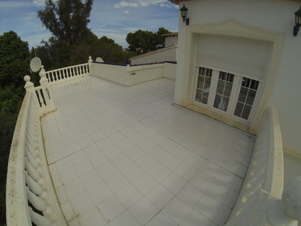 6 bedroom Villa for sale in Denia with pool garage - € 790,000 (Ref: 8316901)