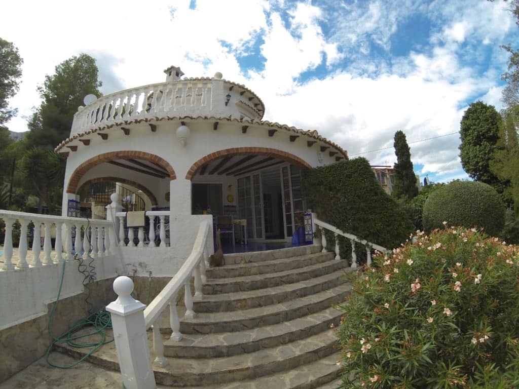 6 bedroom Villa for sale in Denia with pool garage - € 790,000 (Ref: 8316901)