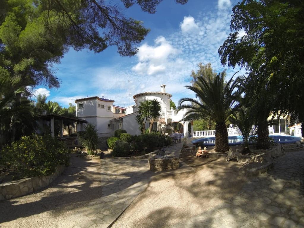 6 bedroom Villa for sale in Denia with pool garage - € 790,000 (Ref: 8316901)