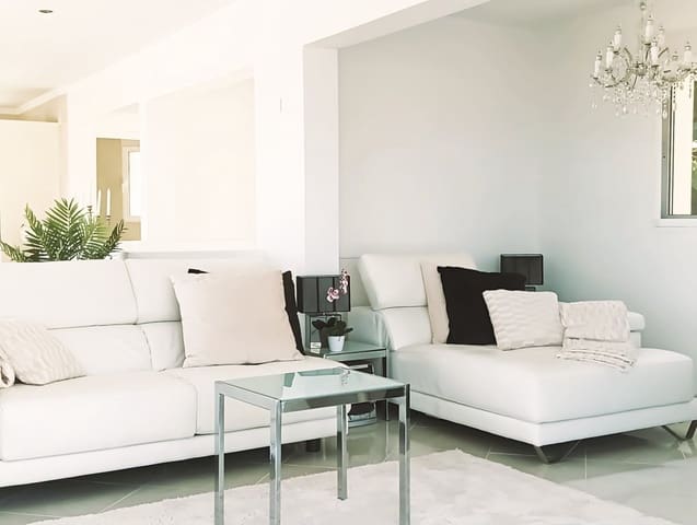 5 quarto Moradia para venda em Dénia com piscina garagem - 849 000 € (Ref: 8332675)