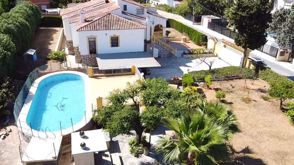 7 bedroom Villa for sale in Denia with pool garage - € 1,100,000 (Ref: 8383575)