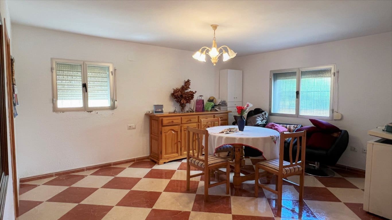 7 bedroom Villa for sale in Denia with pool garage - € 1,100,000 (Ref: 8383575)