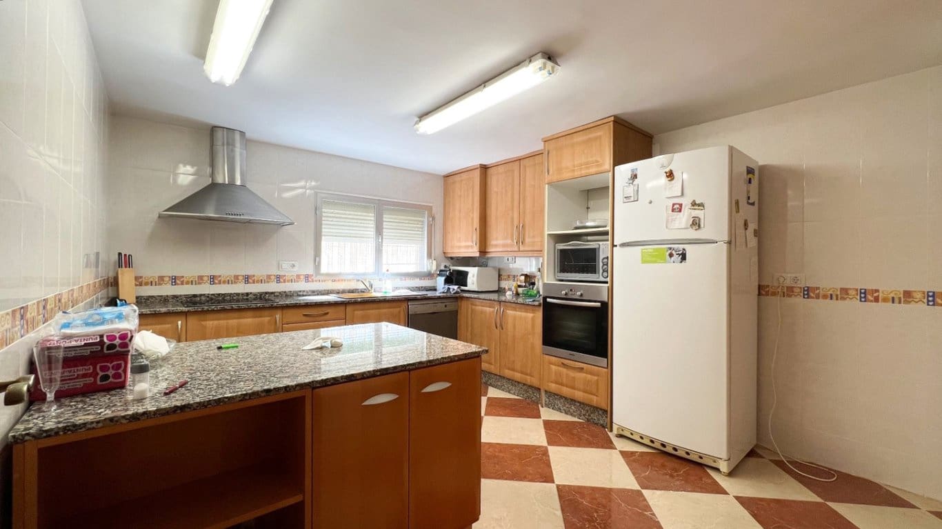 7 bedroom Villa for sale in Denia with pool garage - € 1,100,000 (Ref: 8383575)