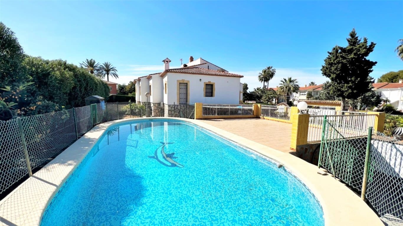 7 bedroom Villa for sale in Denia with pool garage - € 1,100,000 (Ref: 8383575)