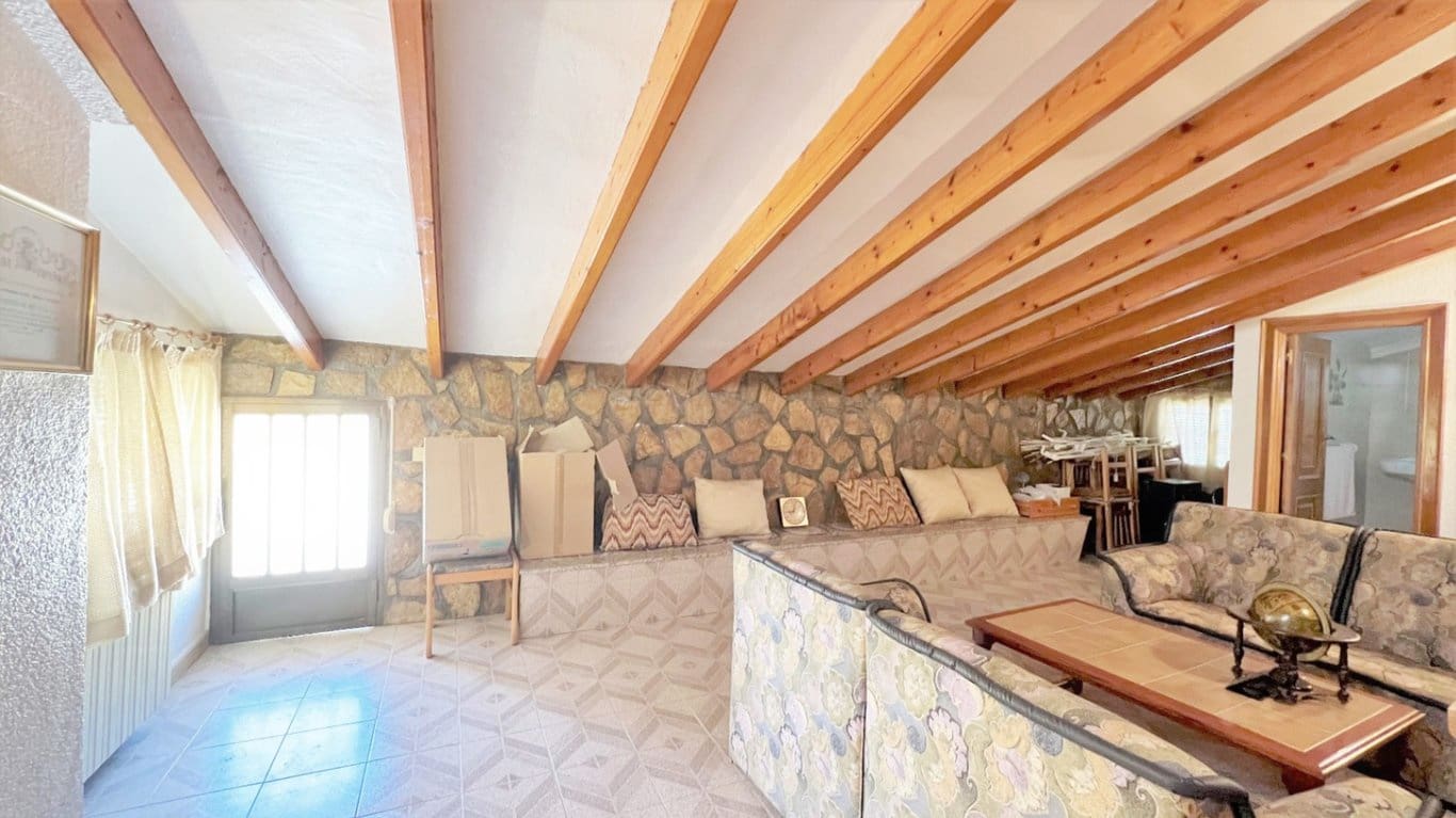 7 bedroom Villa for sale in Denia with pool garage - € 1,100,000 (Ref: 8383575)