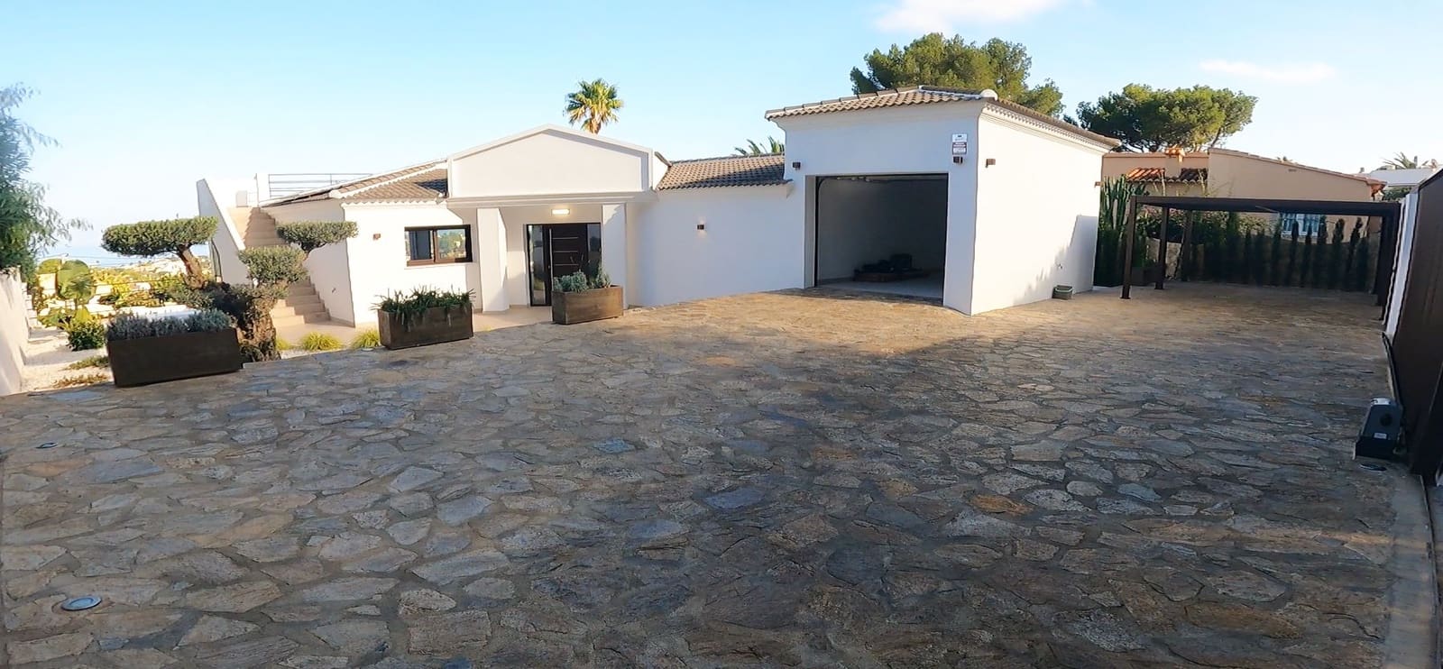 4 sypialnia Willa na sprzedaż w Denia z basenem garażem - 999 000 € (Ref: 8670748)