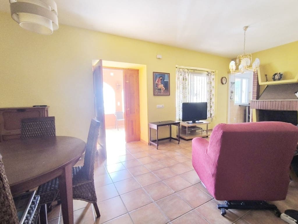 3 makuuhuone Huvila myytävänä paikassa Parcent mukana uima-altaan 
autotalli - 495 000 € (Ref: 8776628)