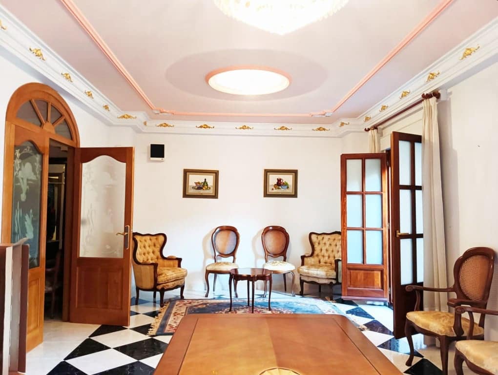 Casa de 7 habitaciones en Oliva en venta con piscina garaje - 285.000 € (Ref: 8811017)