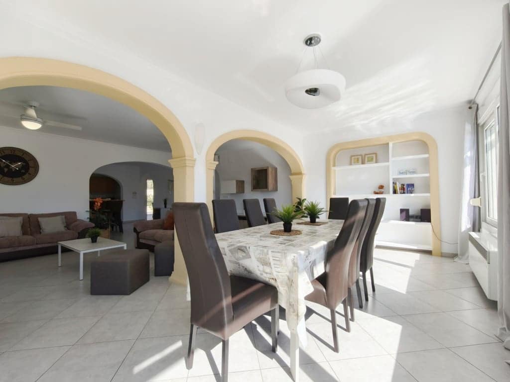 3 makuuhuone Huvila myytävänä paikassa Calpe / Calp mukana uima-altaan 
autotalli - 725 000 € (Ref: 8891638)