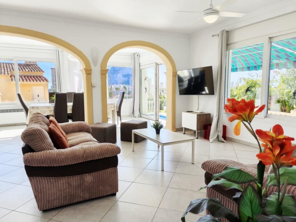 3 makuuhuone Huvila myytävänä paikassa Calpe / Calp mukana uima-altaan 
autotalli - 725 000 € (Ref: 8891638)