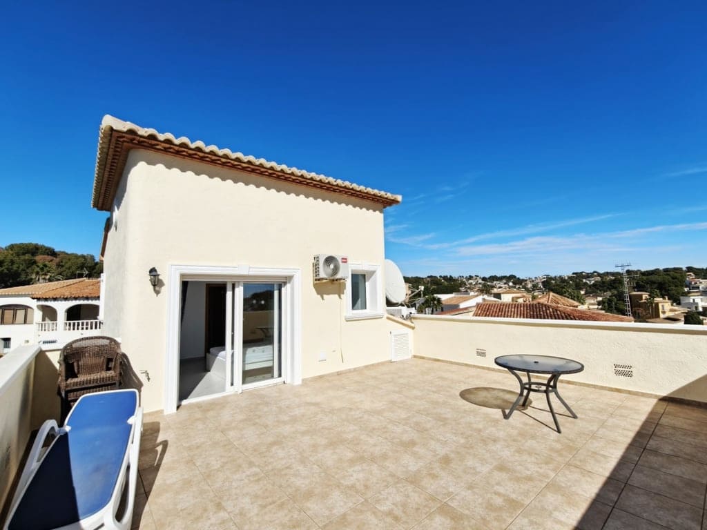 3 makuuhuone Huvila myytävänä paikassa Calpe / Calp mukana uima-altaan 
autotalli - 725 000 € (Ref: 8891638)