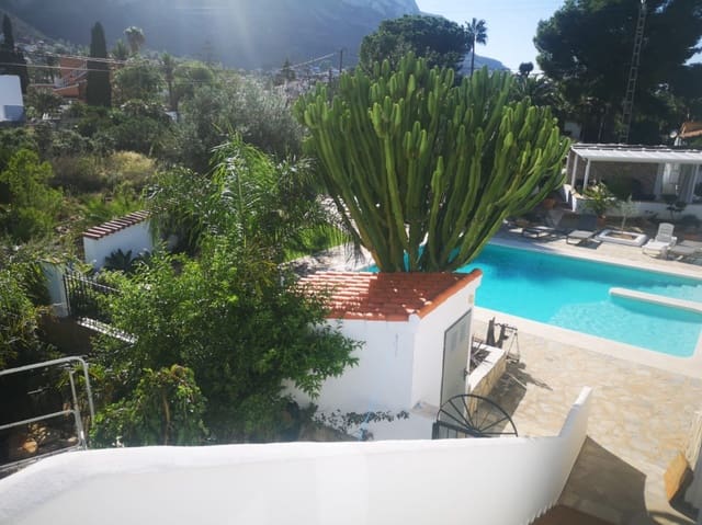 9 soveværelse Villa til salg i El Montgó, Dénia - € 1.295.000 (Ref: 9339227)