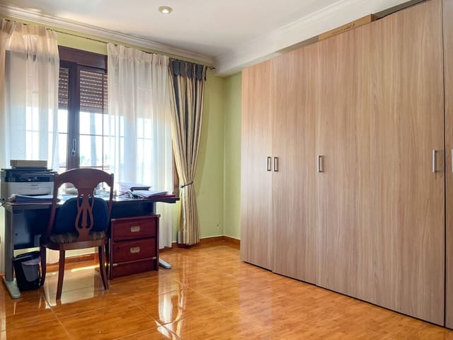 6 bedroom Townhouse for sale in Las Marinas / Les Marines, Dénia - € 850,000 (Ref: 9374189)