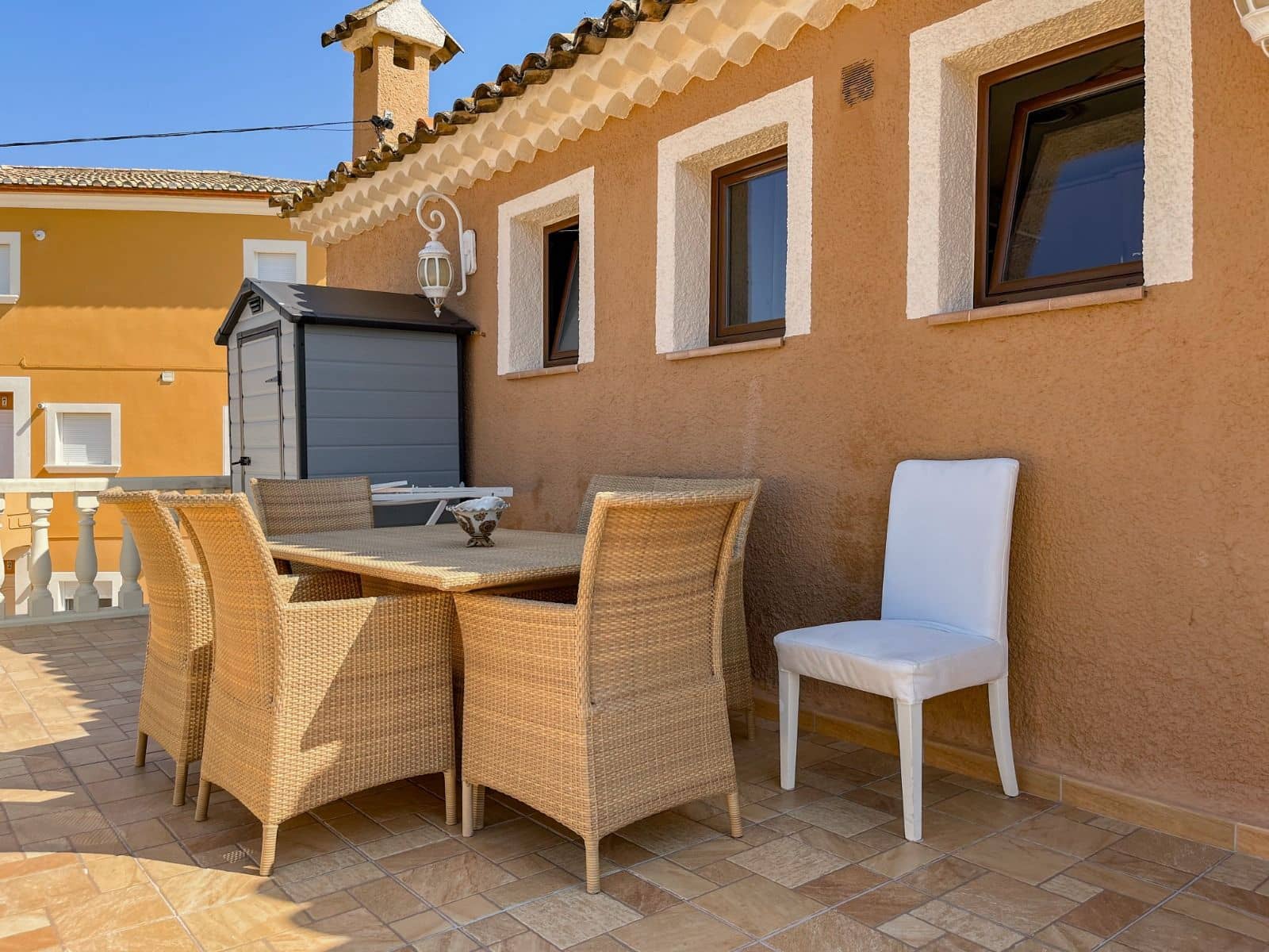 6 bedroom Townhouse for sale in Denia - € 850,000 (Ref: 9374189)