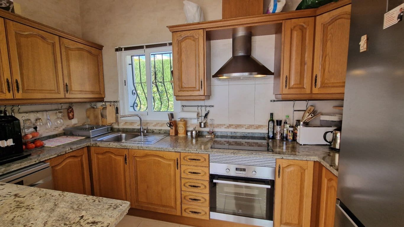 4 bedroom Villa for sale in Benitachell / Benitatxell with pool - € 730,000 (Ref: 9388789)