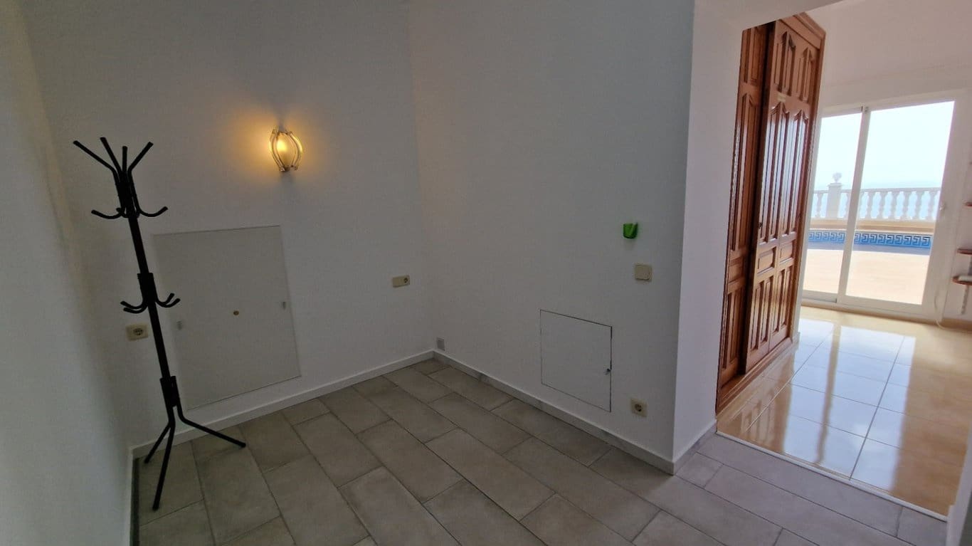 4 bedroom Villa for sale in Benitachell / Benitatxell with pool - € 730,000 (Ref: 9388789)