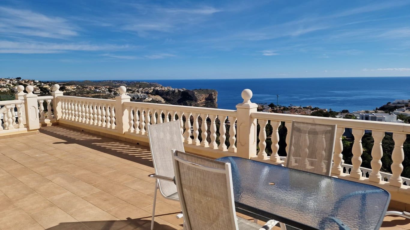 4 bedroom Villa for sale in Benitachell / Benitatxell with pool - € 730,000 (Ref: 9388789)