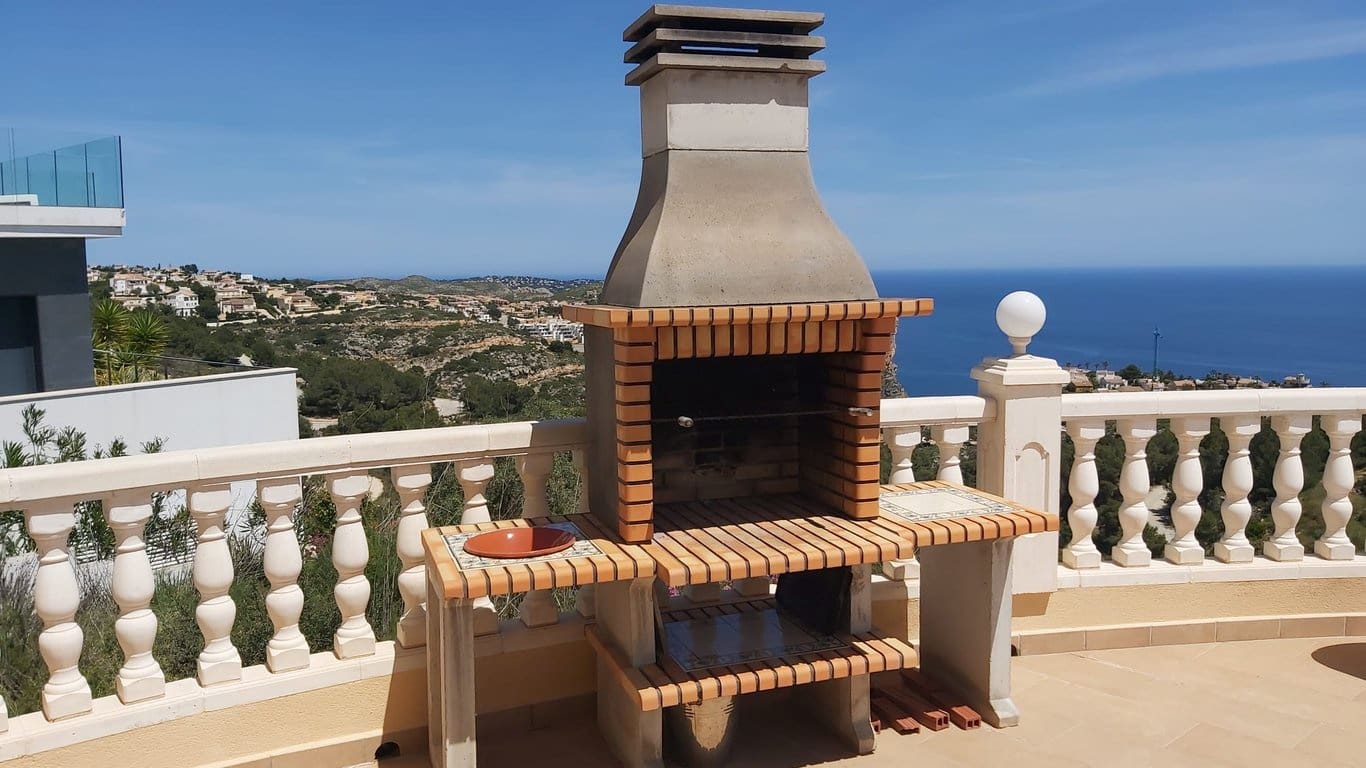 4 bedroom Villa for sale in Benitachell / Benitatxell with pool - € 730,000 (Ref: 9388789)