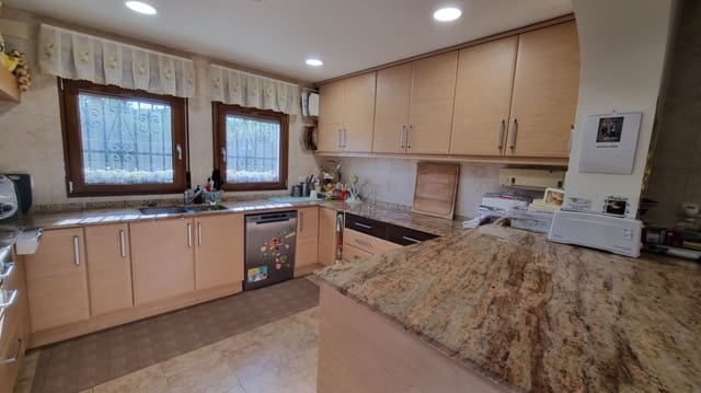 4 sypialnia Willa na sprzedaż w Pedreguer - 975 000 € (Ref: 9444907)