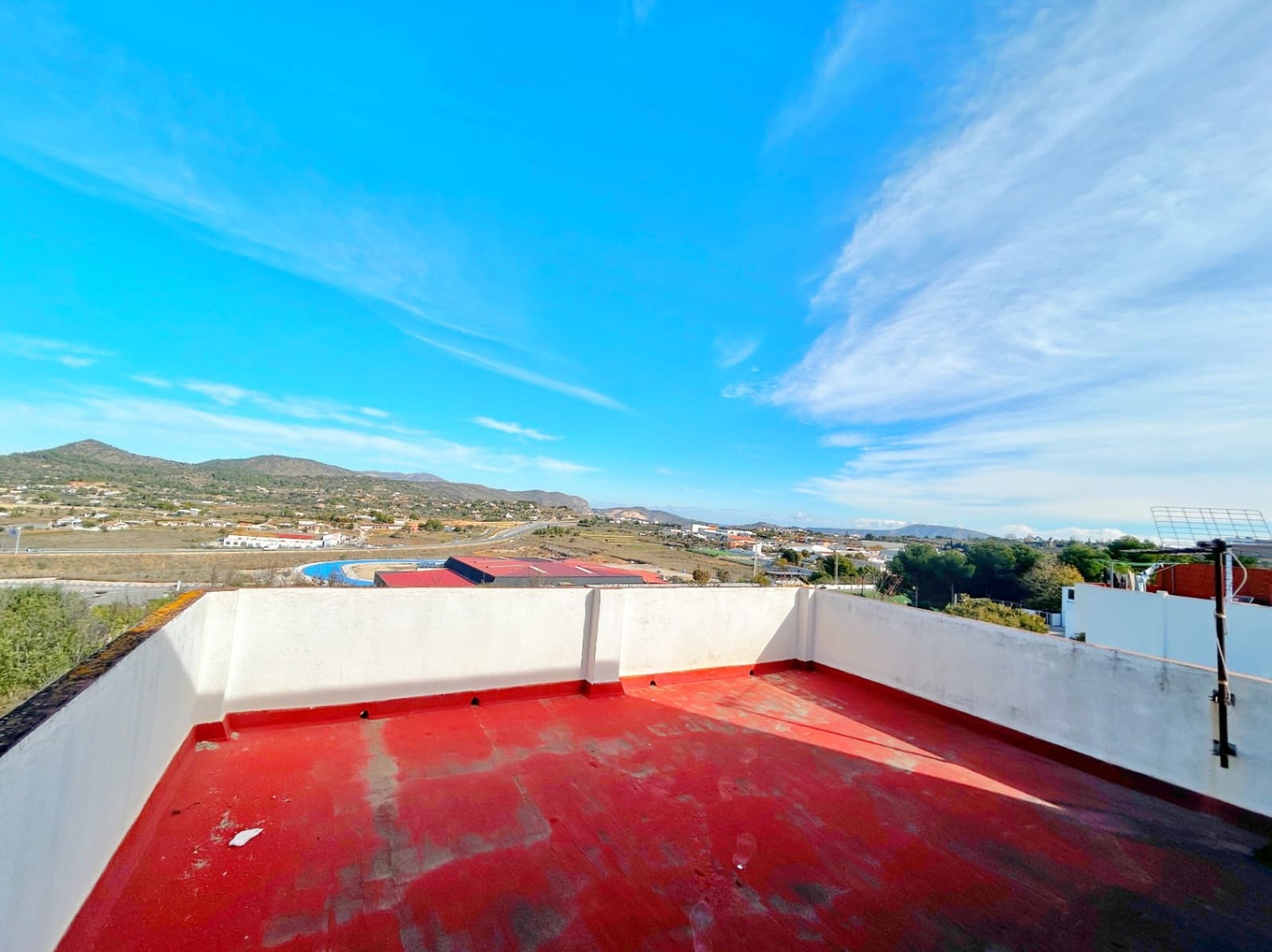 7 makuuhuone Omakotitalo myytävänä paikassa Benissa - 320 000 € (Ref: 9444908)