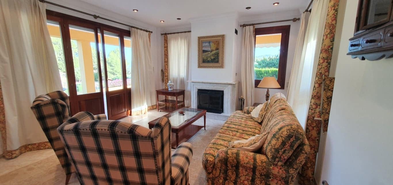 4 slaapkamer Villa te koop in Oliva met zwembad - € 620.000 (Ref: 9444909)