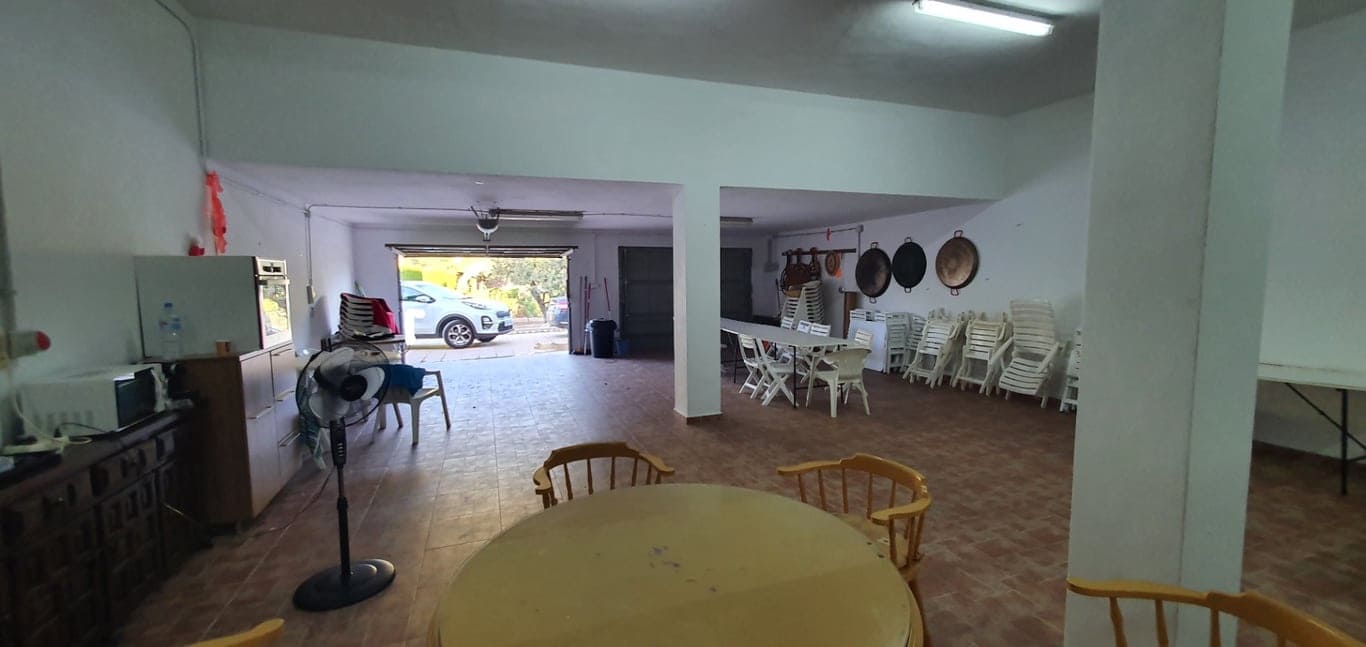 4 slaapkamer Villa te koop in Oliva met zwembad - € 620.000 (Ref: 9444909)