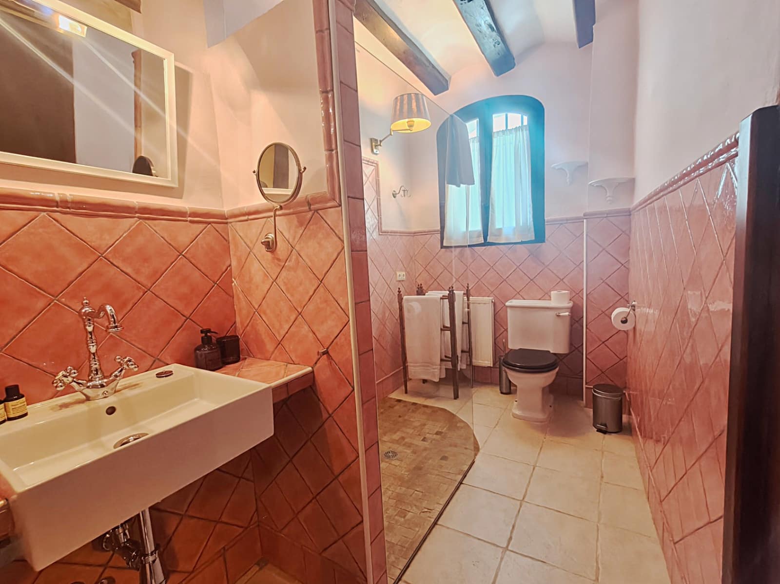 8 bedroom Hotel for sale in Vall de Gallinera - € 799,000 (Ref: 9451522)