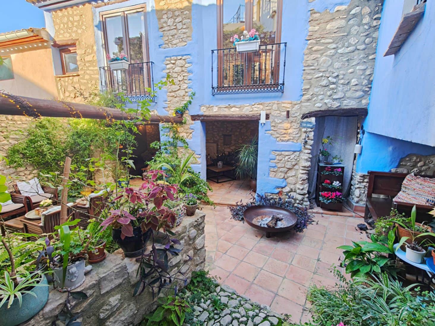 8 bedroom Hotel for sale in Vall de Gallinera - € 799,000 (Ref: 9451522)