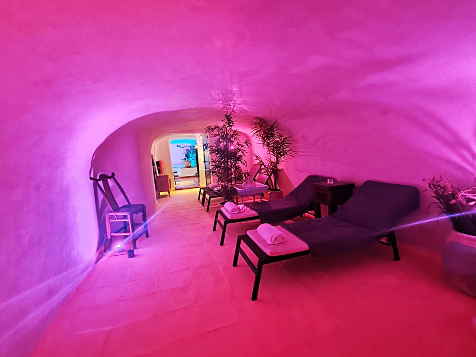 8 bedroom Hotel for sale in Vall de Gallinera - € 799,000 (Ref: 9451522)