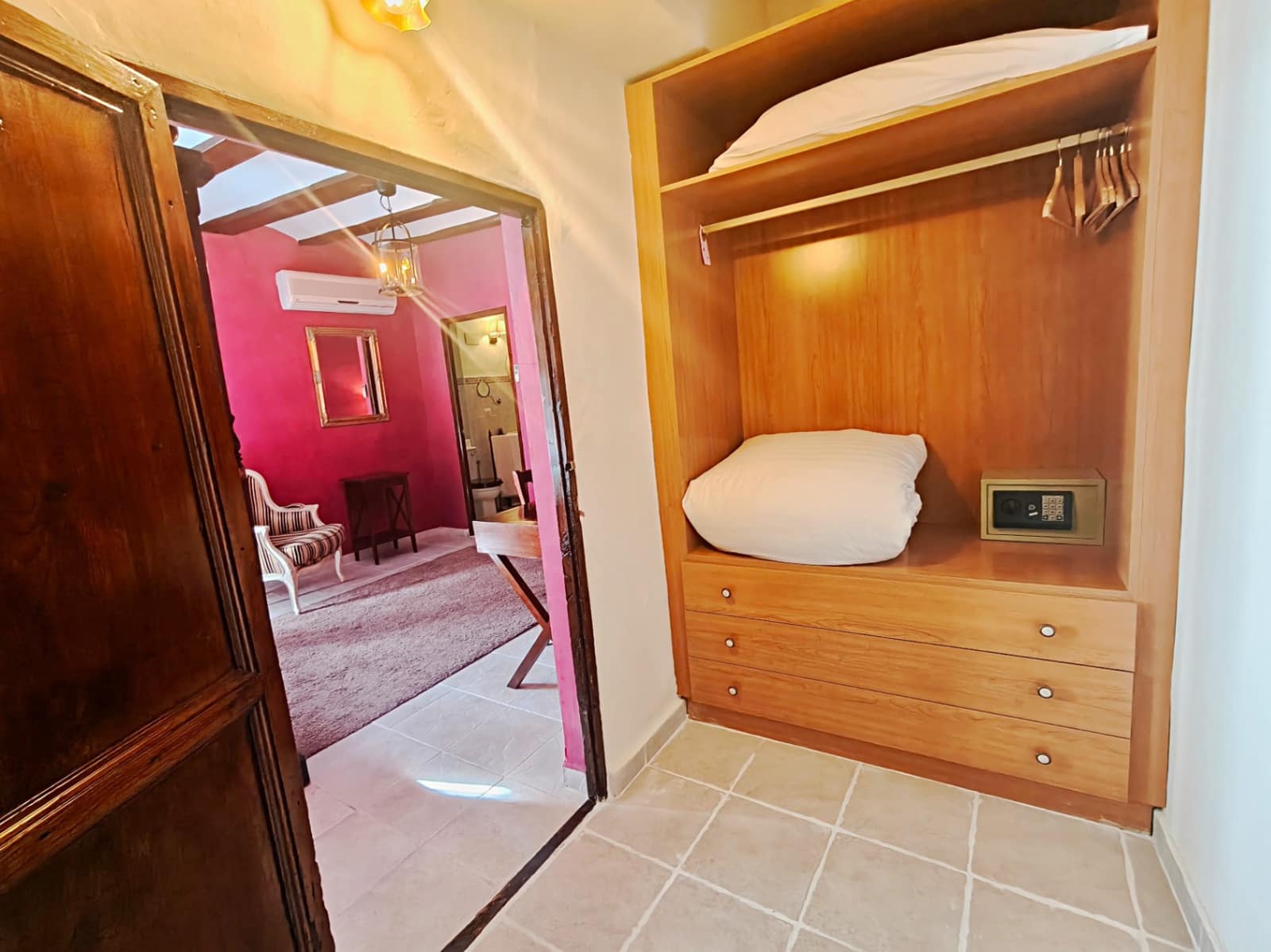 8 bedroom Hotel for sale in Vall de Gallinera - € 799,000 (Ref: 9451522)