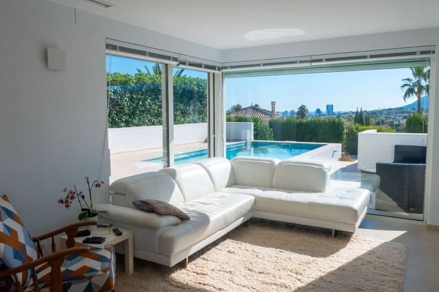 4 soveværelse Villa til salg i Calpe / Calp med swimmingpool - € 1.380.000 (Ref: 9496495)