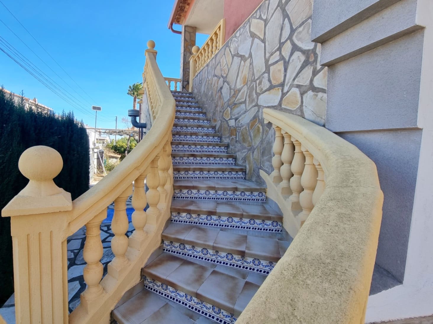 4 bedroom Villa for sale in Oliva - € 385,000 (Ref: 9609993)