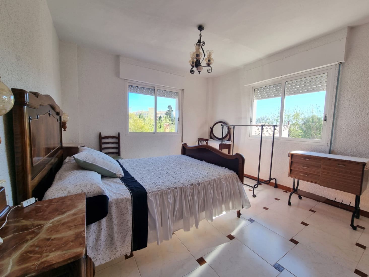 4 bedroom Villa for sale in Oliva - € 385,000 (Ref: 9609993)