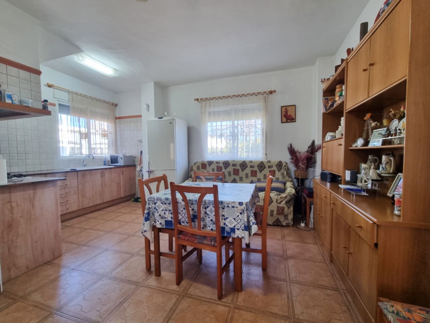 4 bedroom Villa for sale in Oliva - € 385,000 (Ref: 9609993)