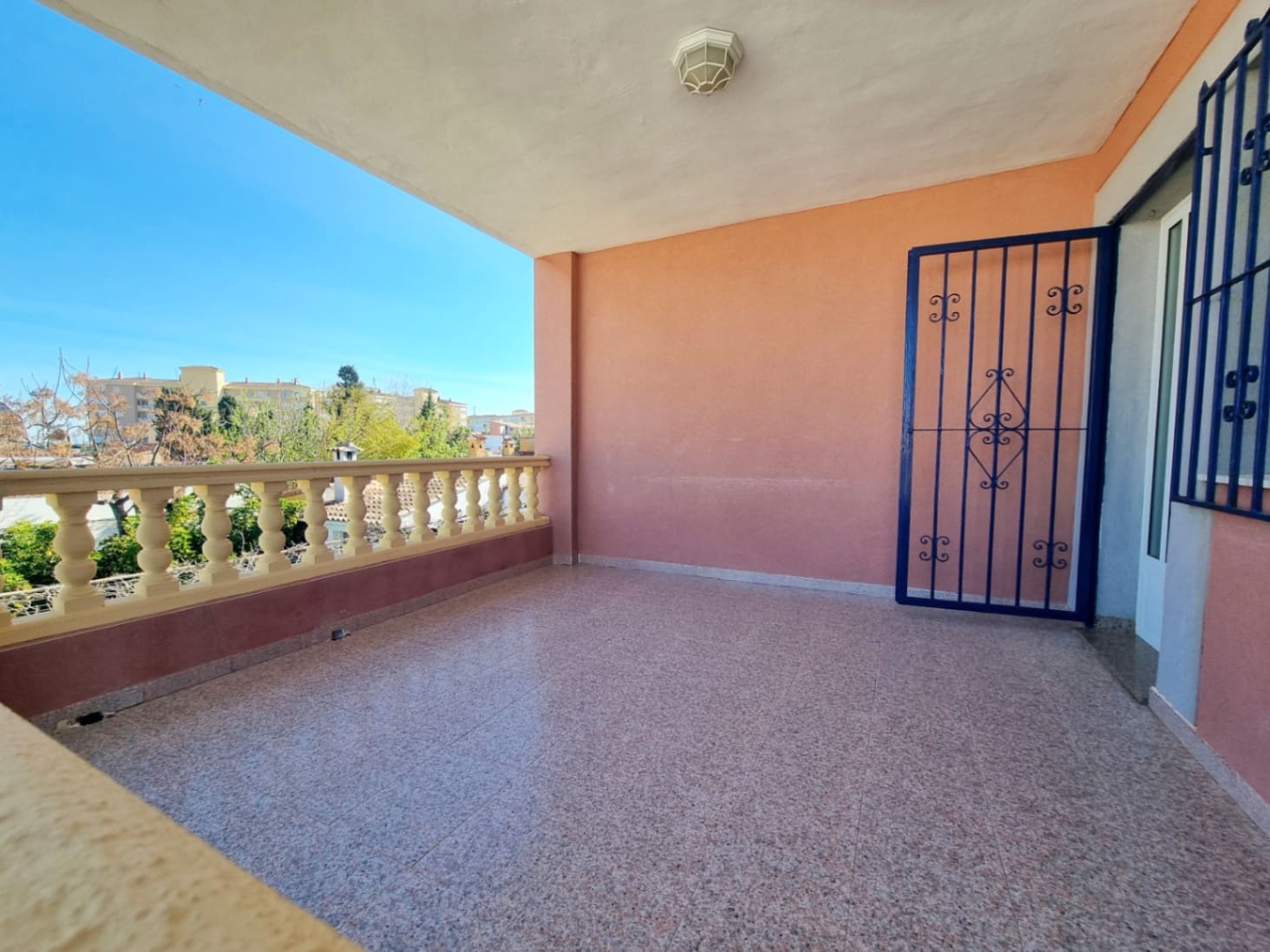 4 bedroom Villa for sale in Oliva - € 385,000 (Ref: 9609993)