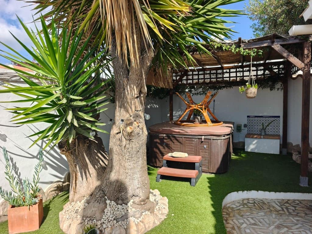 3 bedroom Villa for sale in Moraira with garage - € 399,000 (Ref: 9824221)