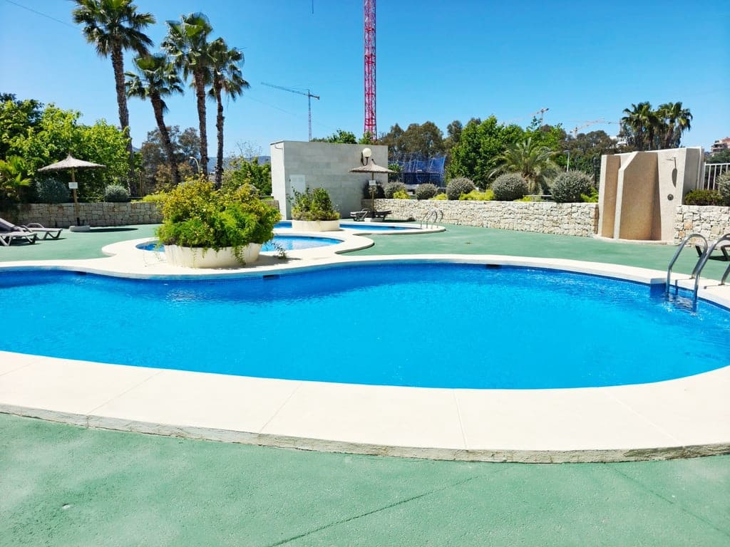 Apartamento de 2 habitaciones en Calpe / Calp en venta con piscina garaje - 420.000 € (Ref: 9850767)