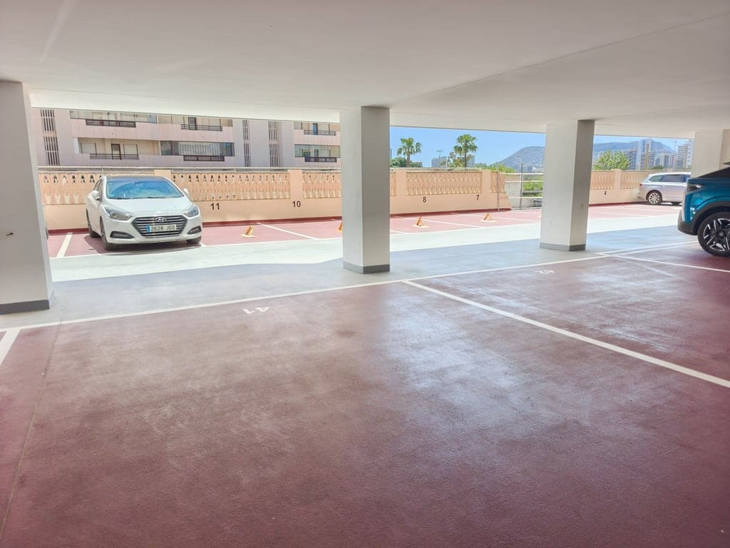 Apartamento de 2 habitaciones en Calpe / Calp en venta con piscina garaje - 420.000 € (Ref: 9850767)