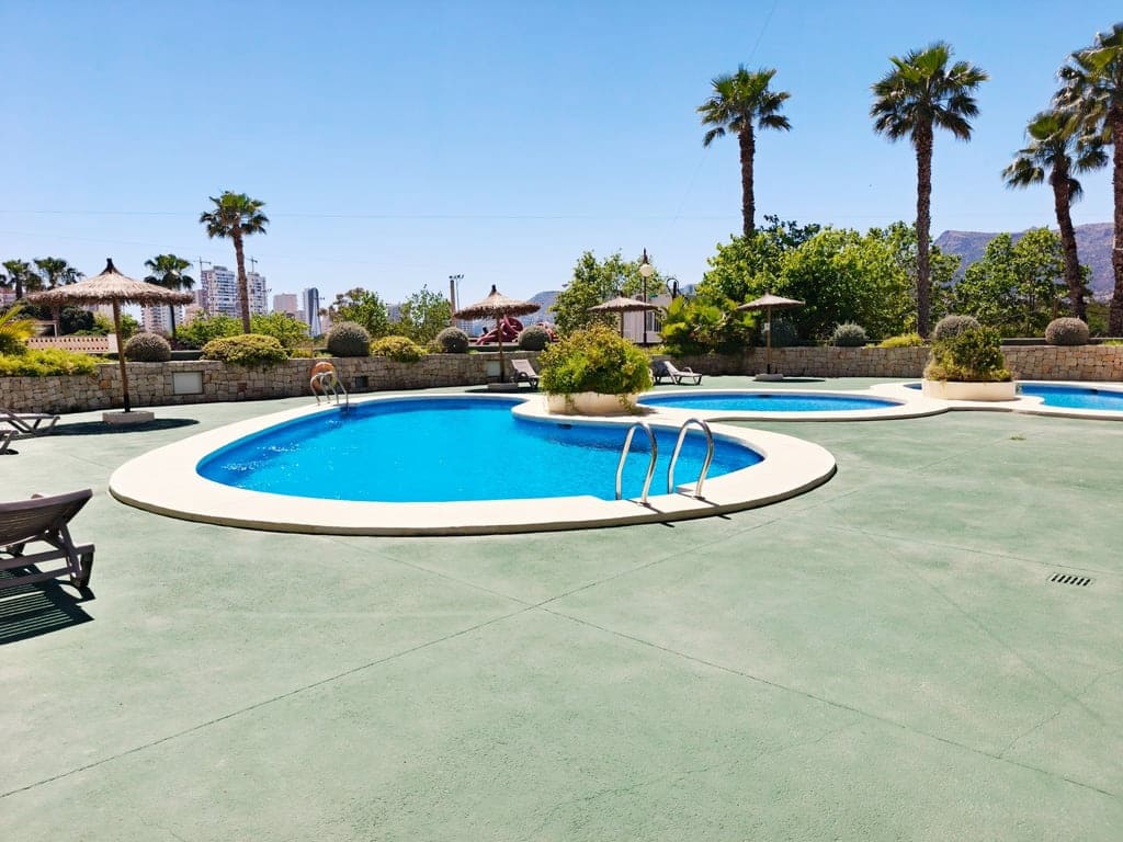 Apartamento de 2 habitaciones en Calpe / Calp en venta con piscina garaje - 420.000 € (Ref: 9850767)