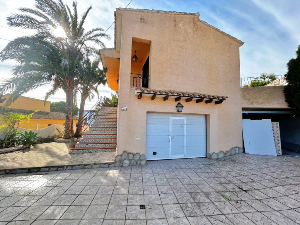3 soveværelse Villa til salg i Moraira med swimmingpool garage - € 745.000 (Ref: 9854633)