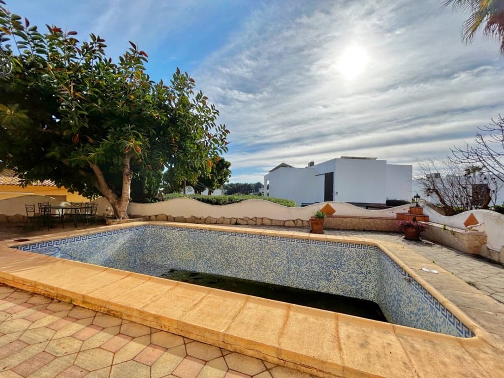 3 soveværelse Villa til salg i Moraira med swimmingpool garage - € 745.000 (Ref: 9854633)