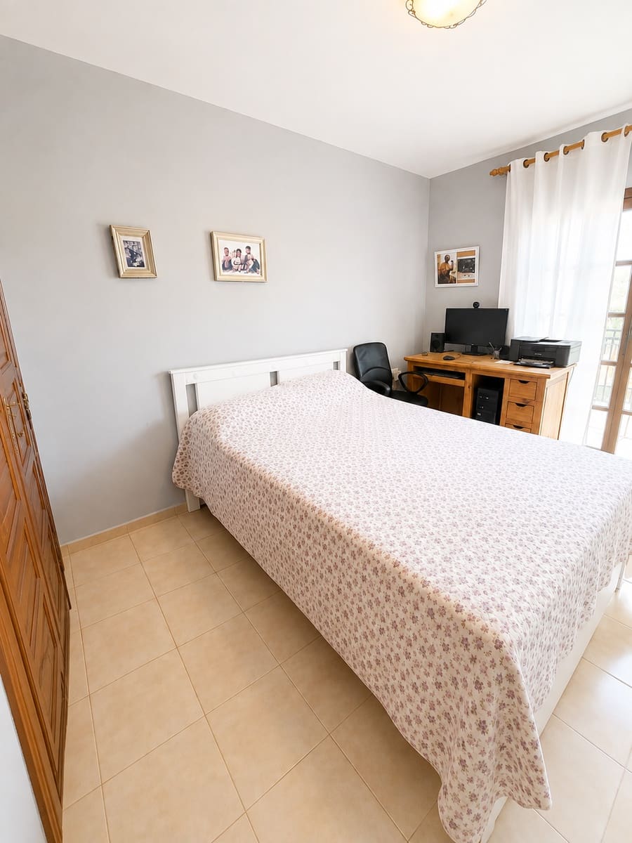 3 soveværelse Lejlighed til salg i Amarilla Golf med swimmingpool - € 289.000 (Ref: 10060352)
