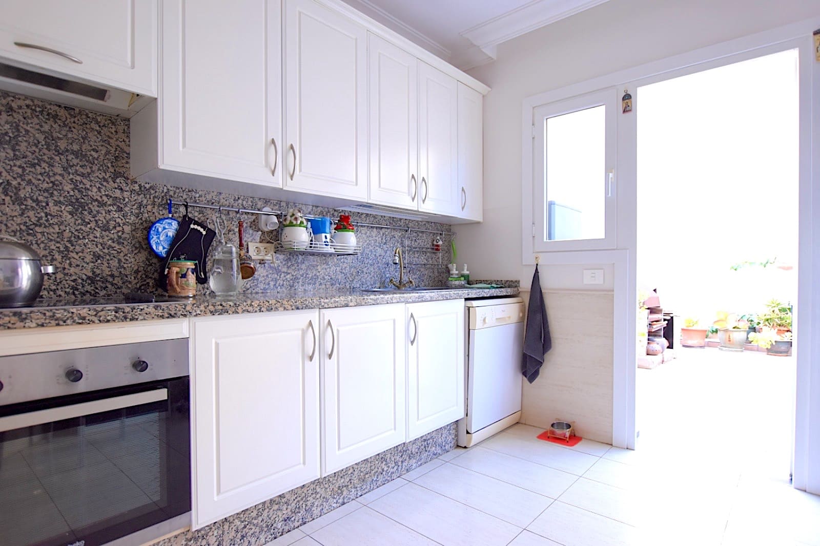 2 sovrum Hus till salu i Chayofa med garage - 400 000 € (Ref: 10082009)